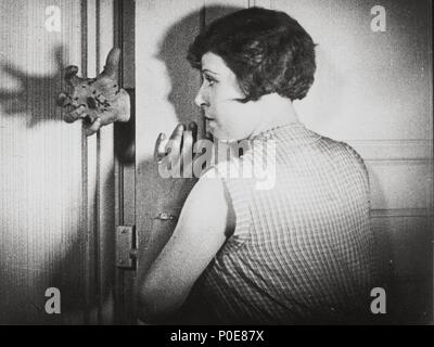 UN CHIEN ANDALOU 1929 Stock Photo Alamy un-chien-andalou-1929-stock-photo-alamy