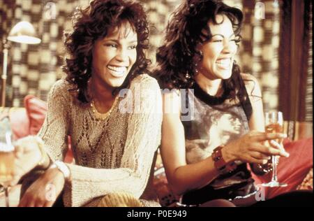 WAITING TO EXHALE (1995) LORETTA DEVINE, WHITNEY HOUSTON, ANGELA ...