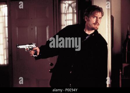 Original Film Title: THE REF.  English Title: HOSTILE HOSTAGES.  Film Director: TED DEMME.  Year: 1994.  Stars: DENIS LEARY. Credit: TOUCHSTONE PICTURES / Album Stock Photo