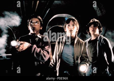 Original Film Title: EXPLORERS.  English Title: EXPLORERS.  Film Director: JOE DANTE.  Year: 1985.  Stars: ETHAN HAWKE; RIVER PHOENIX. Credit: PARAMOUNT PICTURES / Album Stock Photo