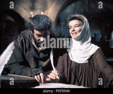 Original Film Title: THE LION IN WINTER.  English Title: THE LION IN WINTER.  Film Director: ANTHONY HARVEY.  Year: 1968.  Stars: KATHARINE HEPBURN; PETER O'TOOLE. Credit: AVCO EMBASSY / Album Stock Photo