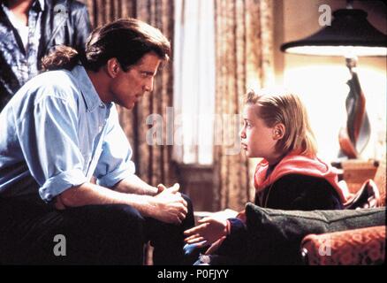 Original Film Title: GETTING EVEN WITH DAD.  English Title: GETTING EVEN WITH DAD.  Film Director: HOWARD DEUTCH.  Year: 1994.  Stars: TED DANSON; MACAULAY CULKIN. Credit: M.G.M / Album Stock Photo