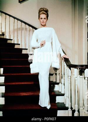 Description: Custome by Edith Head.  Original Film Title: MARNIE.  English Title: MARNIE.  Film Director: ALFRED HITCHCOCK.  Year: 1964.  Stars: TIPPI HEDREN. Credit: UNIVERSAL PICTURES / Album Stock Photo