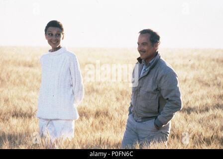 Original Film Title: ALWAYS.  English Title: ALWAYS.  Film Director: STEVEN SPIELBERG.  Year: 1989.  Stars: AUDREY HEPBURN; RICHARD DREYFUSS. Credit: UNIVERSAL PICTURES / Album Stock Photo