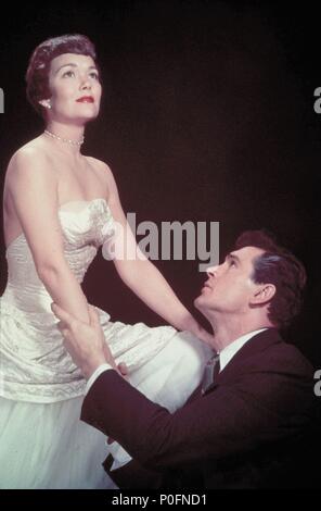 Original Film Title: MAGNIFICENT OBSESSION.  English Title: MAGNIFICENT OBSESSION.  Film Director: DOUGLAS SIRK.  Year: 1954.  Stars: ROCK HUDSON; JANE WYMAN. Credit: UNIVERSAL PICTURES / Album Stock Photo