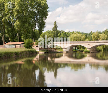 Bridge over the river Dronne in picturesque Aubeterre-sur-Dronne, France Stock Photo