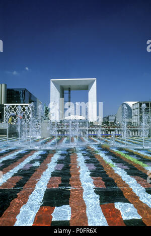 1993 HISTORICAL FOUNTAIN ARCHE DE LA FRATERNITE LA DEFENSE PARIS FRANCE Stock Photo