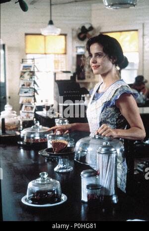 Original Film Title: FRIED GREEN TOMATOES.  English Title: FRIED GREEN TOMATOES.  Film Director: JONATHAN MICHAEL AVNET.  Year: 1991.  Stars: MARY-LOUISE PARKER. Credit: WARNER BROTHERS / Album Stock Photo