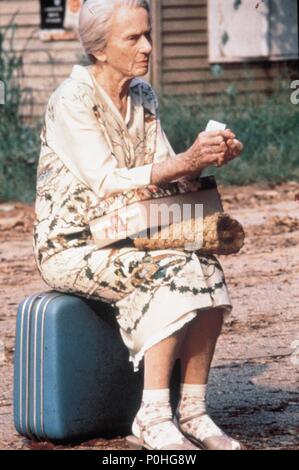 Original Film Title: FRIED GREEN TOMATOES.  English Title: FRIED GREEN TOMATOES.  Film Director: JONATHAN MICHAEL AVNET.  Year: 1991.  Stars: JESSICA TANDY. Credit: WARNER BROTHERS / Album Stock Photo