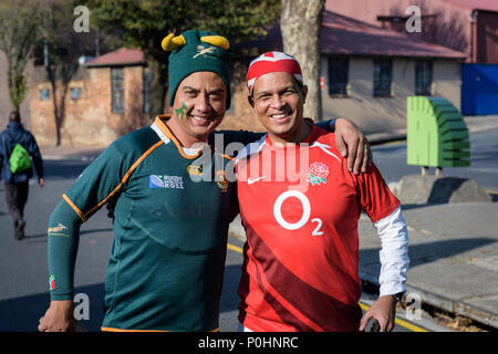 Johannesburg, South Africa, 9 June 2018.  South African and English rugby supporters arrive at Johannesburg's Emirates  Stadium for the first test of three test tour between South Africa and England. Guy Oliver/Alamy News Live Stock Photo