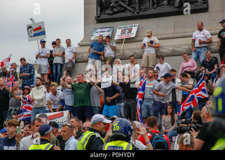 London, UK, 9 June 2018. Supporters of Tommy Robinson occupy Trafalgar Square Credit: Alex Cavendish/Alamy Live News Stock Photo