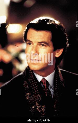 Original Film Title: THE MIRROR HAS TWO FACES.  English Title: THE MIRROR HAS TWO FACES.  Film Director: BARBRA STREISAND.  Year: 1996.  Stars: PIERCE BROSNAN. Credit: COLUMBIA TRI STAR / JAMES, DAVID / Album Stock Photo