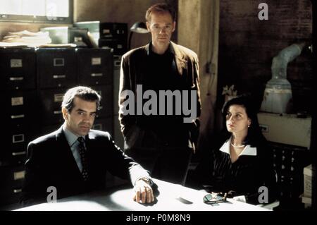 Original Film Title: ANN.  English Title: ANN.  Film Director: WILLIAM FRIEDKIN.  Year: 1995.  Stars: CHAZZ PALMINTERI; DAVID CARUSO; LINDA FIORENTINO. Credit: UNIVERSAL/PARAMOUNT/MGM / VAUGHAN, STEPHEN / Album Stock Photo