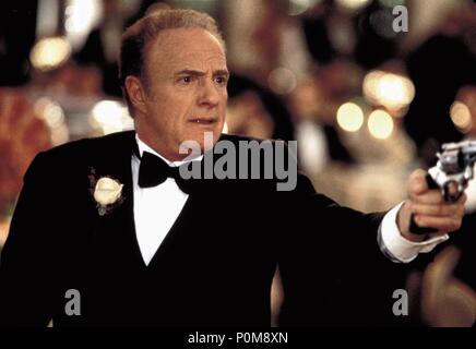 Original Film Title: MICKEY BLUE EYES.  English Title: MICKEY BLUE EYES.  Film Director: KELLY MAKIN.  Year: 1999.  Stars: JAMES CAAN. Credit: UNIVERSAL PICTURES / WETCHER, BARRY / Album Stock Photo