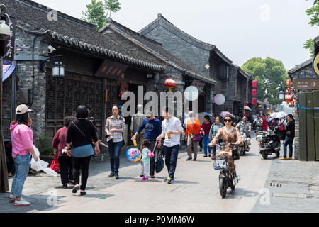 Yangzhou, Jiangsu, China.  Dong Guan Street. Stock Photo