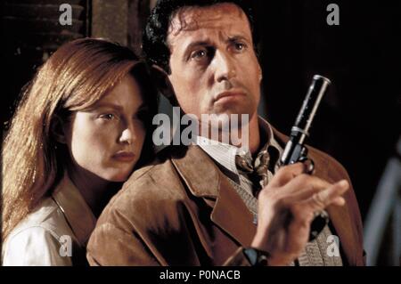 Original Film Title: ASSASSINS.  English Title: ASSASSINS.  Film Director: RICHARD DONNER.  Year: 1995.  Stars: JULIANNE MOORE; SYLVESTER STALLONE. Credit: WARNER BROTHERS / BOVINGDON, JANE / Album Stock Photo