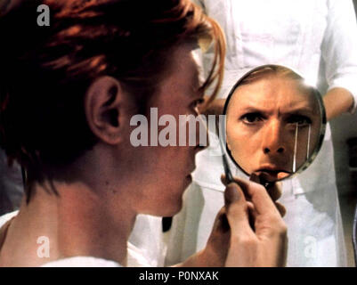 THE MAN WHO FELL TO EARTH 1976 British Lion film with David Bowie Stock Photo