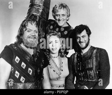 Original Film Title: THE VIKINGS.  English Title: THE VIKINGS.  Film Director: RICHARD FLEISCHER.  Year: 1958.  Stars: ERNEST BORGNINE; KIRK DOUGLAS; TONY CURTIS; JANET LEIGH. Credit: BRYNA PRODUCTION/UNITED ARTISTS / Album Stock Photo