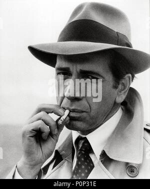 Original Film Title: THE MAN WITH BOGART'S FACE.  English Title: THE MAN WITH BOGART'S FACE.  Film Director: ROBERT DAY.  Year: 1980.  Stars: ROBERT SACCHI. Credit: SIMON FILM PRODUCTIONS / Album Stock Photo