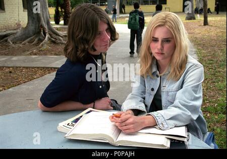 Original Film Title: WHITE OLEANDER.  English Title: WHITE OLEANDER.  Film Director: PETER KOSMINSKY.  Year: 2002.  Stars: PATRICK FUGIT; ALISON LOHMAN. Credit: WARNER BROS. PICTURES / ZINK, VIVIAN / Album Stock Photo