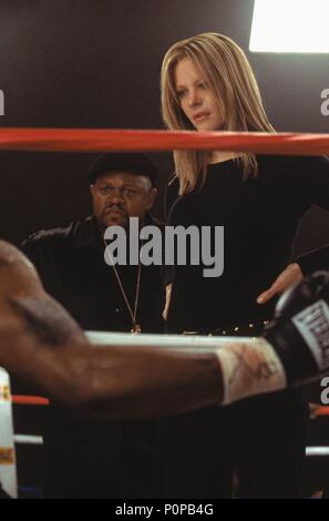 Original Film Title: AGAINST THE ROPES.  English Title: AGAINST THE ROPES.  Film Director: CHARLES S. DUTTON.  Year: 2004.  Stars: CHARLES S. DUTTON; MEG RYAN. Credit: PARAMOUNT PICTURES / Album Stock Photo