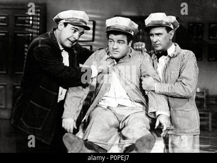Original Film Title: HERE COME THE CO-EDS.  English Title: HERE COME THE CO-EDS.  Film Director: JEAN YARBROUGH.  Year: 1945.  Stars: LON CHANEY JR.; BUD ABBOTT; LOU COSTELLO. Credit: UNIVERSAL PICTURES / Album Stock Photo