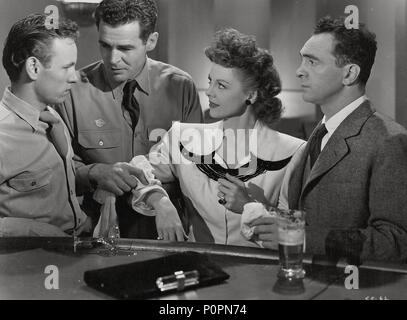 Original Film Title: CROSSFIRE.  English Title: CROSSFIRE.  Film Director: EDWARD DMYTRYK.  Year: 1947.  Stars: SAM LEVENE; ROBERT RYAN. Credit: RKO / Album Stock Photo