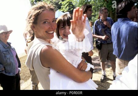 Original Film Title: NANNY MCPHEE.  English Title: NANNY MCPHEE.  Film Director: KIRK JONES.  Year: 2005.  Stars: EMMA THOMPSON. Credit: UNIVERSAL PICTURES / Album Stock Photo