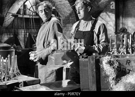 Original Film Title: THE LAVENDER HILL MOB.  English Title: THE LAVENDER HILL MOB.  Film Director: CHARLES CRICHTON.  Year: 1951.  Stars: ALEC GUINNESS. Credit: EALING STUDIOS / Album Stock Photo