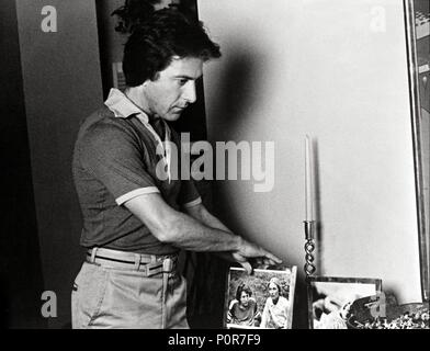Original Film Title: KRAMER VS. KRAMER.  English Title: KRAMER VS. KRAMER.  Film Director: ROBERT BENTON.  Year: 1979.  Stars: DUSTIN HOFFMAN. Credit: COLUMBIA PICTURES / Album Stock Photo