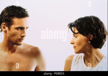 Original Film Title: ALICE ET MARTIN.  English Title: ALICE AND MARTIN.  Film Director: ANDRE TECHINE.  Year: 1998.  Stars: JULIETTE BINOCHE; ALEXIS LORET. Credit: LES FILMS ALAIN SARDE / Album Stock Photo