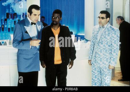 Original Film Title: DOWN TO EARTH.  English Title: DOWN TO EARTH.  Film Director: PAUL WEITZ; CHRIS WEITZ.  Year: 2001.  Stars: EUGENE LEVY; CHRIS ROCK. Credit: PARAMOUNT PICTURES / GROSSMAN, MARNI / Album Stock Photo