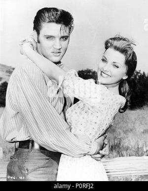 Original Film Title: LOVE ME TENDER.  English Title: LOVE ME TENDER.  Film Director: ROBERT D. WEBB.  Year: 1956.  Stars: DEBRA PAGET; ELVIS PRESLEY. Credit: 20TH CENTURY FOX / Album Stock Photo