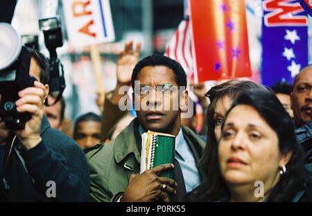 Original Film Title: THE MANCHURIAN CANDIDATE.  English Title: THE MANCHURIAN CANDIDATE.  Film Director: JONATHAN DEMME.  Year: 2004.  Stars: DENZEL WASHINGTON. Credit: PARAMOUNT PICTURES / REGAN, KEN / Album Stock Photo