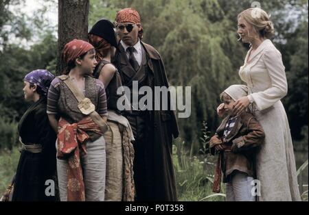 FINDING NEVERLAND FREDDIE HIGHMORE, KATE WINSLET, LUKE SPILL, NICK ROUD ...