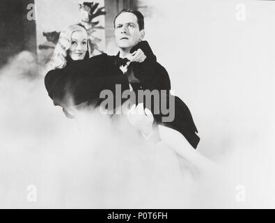 Original Film Title: I MARRIED A WITCH.  English Title: I MARRIED A WITCH.  Film Director: RENE CLAIR.  Year: 1942.  Stars: FREDRIC MARCH; VERONICA LAKE. Credit: UNITED ARTISTS / Album Stock Photo