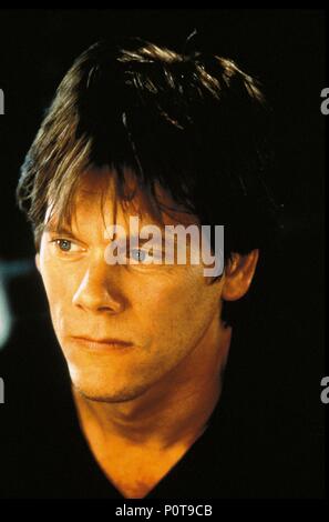 Original Film Title: HOLLOW MAN.  English Title: HOLLOW MAN.  Film Director: PAUL VERHOEVEN.  Year: 2000.  Stars: KEVIN BACON. Credit: COLUMBIA PICTURES / Album Stock Photo