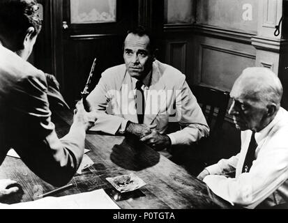 Original Film Title: 12 ANGRY MEN.  English Title: 12 ANGRY MEN.  Film Director: SIDNEY LUMET.  Year: 1957.  Stars: HENRY FONDA. Credit: UNITED ARTISTS / Album Stock Photo