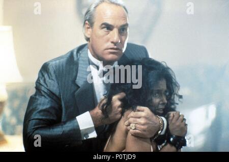 Original Film Title: ACTION JACKSON.  English Title: ACTION JACKSON.  Film Director: CRAIG R. BAXLEY.  Year: 1988.  Stars: CRAIG T. NELSON; CARL WEATHERS. Credit: LORIMAR / Album Stock Photo