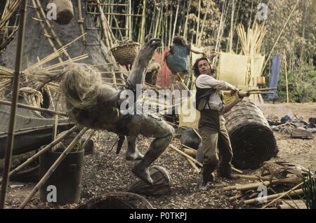 Original Film Title: THE TIME MACHINE.  English Title: THE TIME MACHINE.  Film Director: SIMON WELLS.  Year: 2002.  Stars: GUY PEARCE. Credit: DREAMWORKS SKG/WARNER BROS / Album Stock Photo