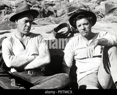 Original Film Title: THE PROFESSIONALS.  English Title: THE PROFESSIONALS.  Film Director: RICHARD BROOKS.  Year: 1966.  Stars: LEE MARVIN; BURT LANCASTER. Credit: COLUMBIA PICTURES / Album Stock Photo