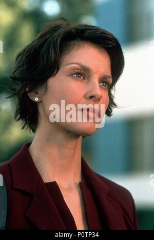 Original Film Title: HIGH CRIMES.  English Title: HIGH CRIMES.  Film Director: CARL FRANKLIN.  Year: 2002.  Stars: ASHLEY JUDD. Credit: 20TH CENTURY FOX / Album Stock Photo