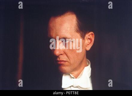 Original Film Title: GOSFORD PARK.  English Title: GOSFORD PARK.  Film Director: ROBERT ALTMAN.  Year: 2001.  Stars: RICHARD E. GRANT. Credit: CAPITOL FILMS/CHICAGO FILMS/USA FILMS/MEDUSA PRODUZIONE/SAND / Album Stock Photo