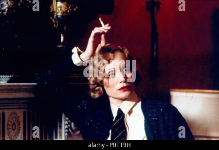 Original Film Title: GOSFORD PARK.  English Title: GOSFORD PARK.  Film Director: ROBERT ALTMAN.  Year: 2001.  Stars: KRISTIN SCOTT THOMAS. Credit: CAPITOL FILMS/CHICAGO FILMS/USA FILMS/MEDUSA PRODUZIONE/SAND / Album Stock Photo