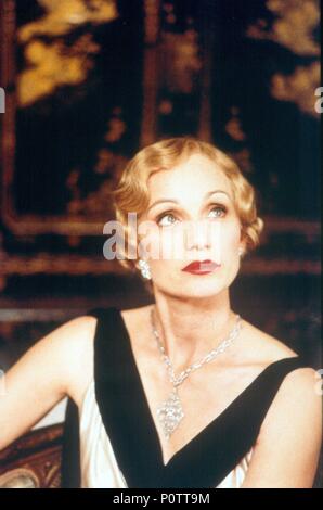 Original Film Title: GOSFORD PARK.  English Title: GOSFORD PARK.  Film Director: ROBERT ALTMAN.  Year: 2001.  Stars: KRISTIN SCOTT THOMAS. Credit: CAPITOL FILMS/CHICAGO FILMS/USA FILMS/MEDUSA PRODUZIONE/SAND / Album Stock Photo