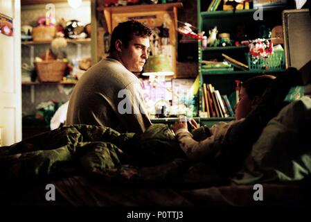 Original Film Title: LADDER 49.  English Title: LADDER 49.  Film Director: JAY RUSSELL.  Year: 2004.  Stars: JOAQUIN PHOENIX. Credit: TOUCHSTONE PICTURES / Album Stock Photo