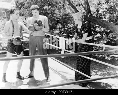 Original Film Title: THE MILKY WAY.  English Title: THE MILKY WAY.  Film Director: LEO MCCAREY.  Year: 1936.  Stars: HAROLD LLOYD; LIONEL STANDER. Credit: PARAMOUNT PICTURES / Album Stock Photo