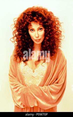 Original Film Title: MOONSTRUCK.  English Title: MOONSTRUCK.  Film Director: NORMAN JEWISON.  Year: 1987.  Stars: CHER. Credit: M.G.M / Album Stock Photo