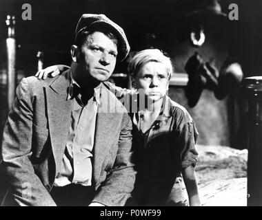 Original Film Title: THE CHAMP.  English Title: THE CHAMP.  Film Director: KING VIDOR.  Year: 1931.  Stars: WALLACE BEERY; JACKIE COOPER. Credit: M.G.M / Album Stock Photo