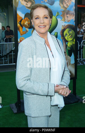 Julie Andrews arriving at the Shrek 2 Premiere at the Westwood Village Theatre in Los Angeles. May 8, 2004. AndrewsJulie125 Red Carpet Event, Vertical, USA, Film Industry, Celebrities,  Photography, Bestof, Arts Culture and Entertainment, Topix Celebrities fashion /  Vertical, Best of, Event in Hollywood Life - California,  Red Carpet and backstage, USA, Film Industry, Celebrities,  movie celebrities, TV celebrities, Music celebrities, Photography, Bestof, Arts Culture and Entertainment,  Topix, vertical, one person,, from the years , 2003 to 2005, inquiry tsuni@Gamma-USA.com - Three Quarters Stock Photo